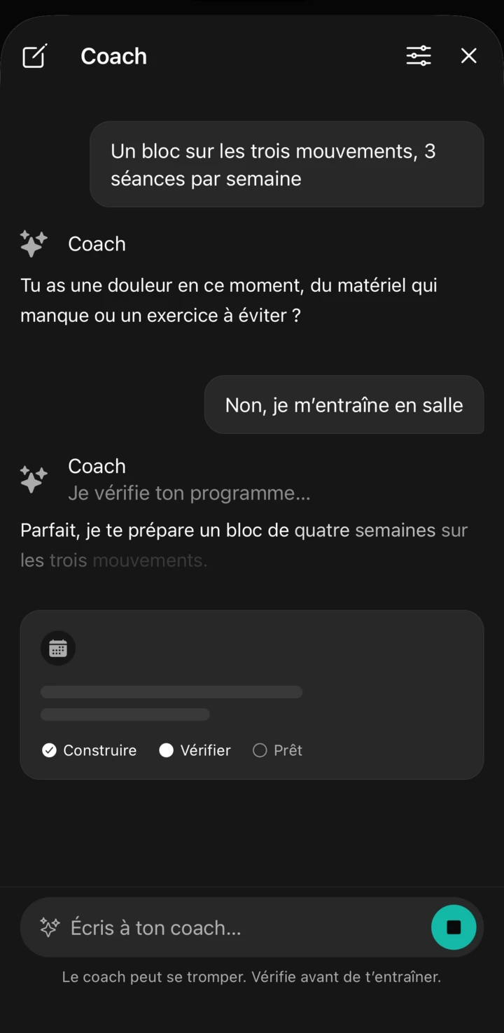 Écran Coach de l’app Sarox : après ta dernière réponse, l’IA construit ton bloc, avec les étapes Construire, Vérifier et Prêt.